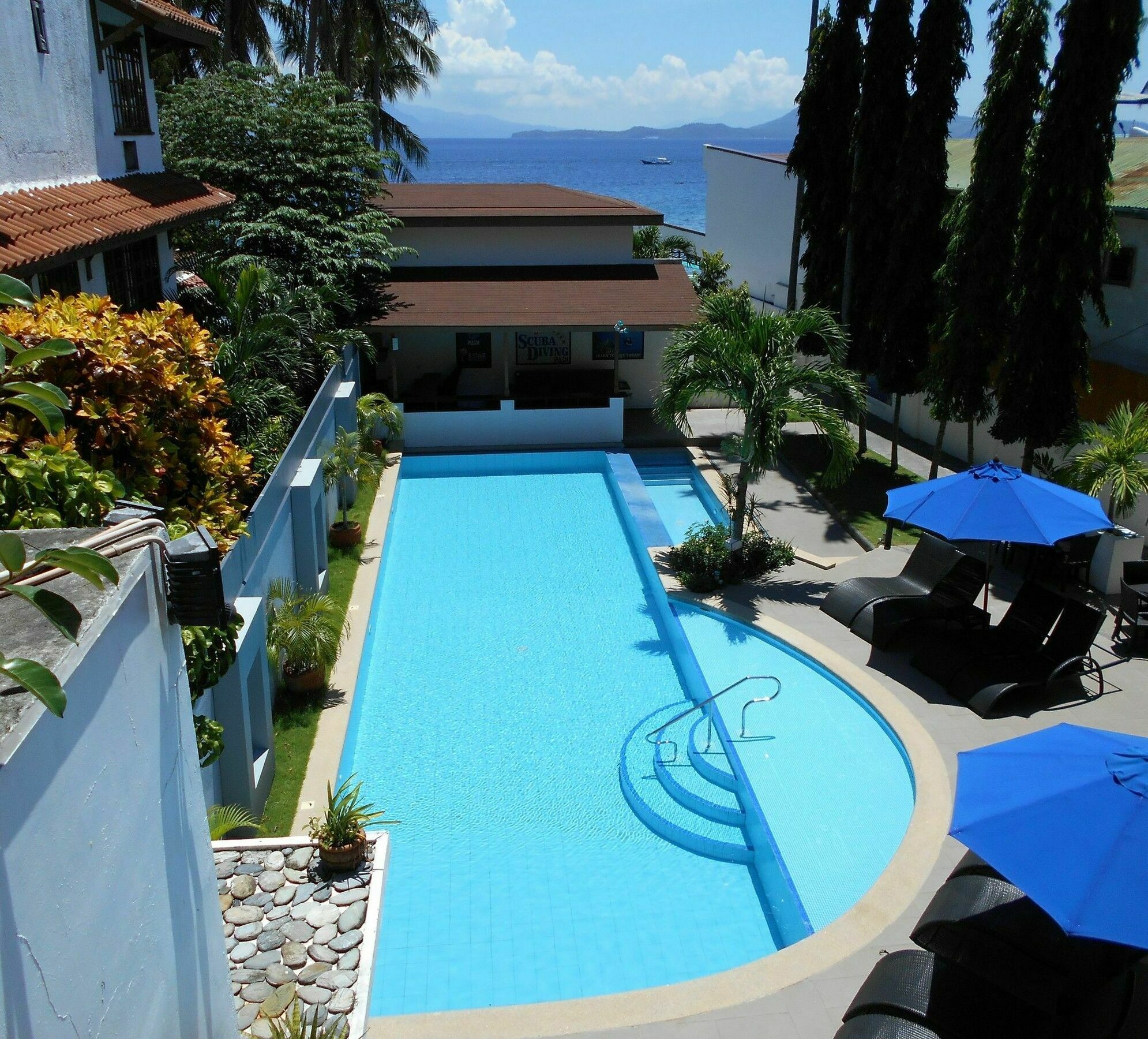 Out Of The Blue Resort Puerto Galera Exterior photo